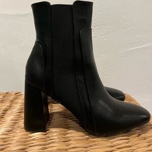 Black heeled boots